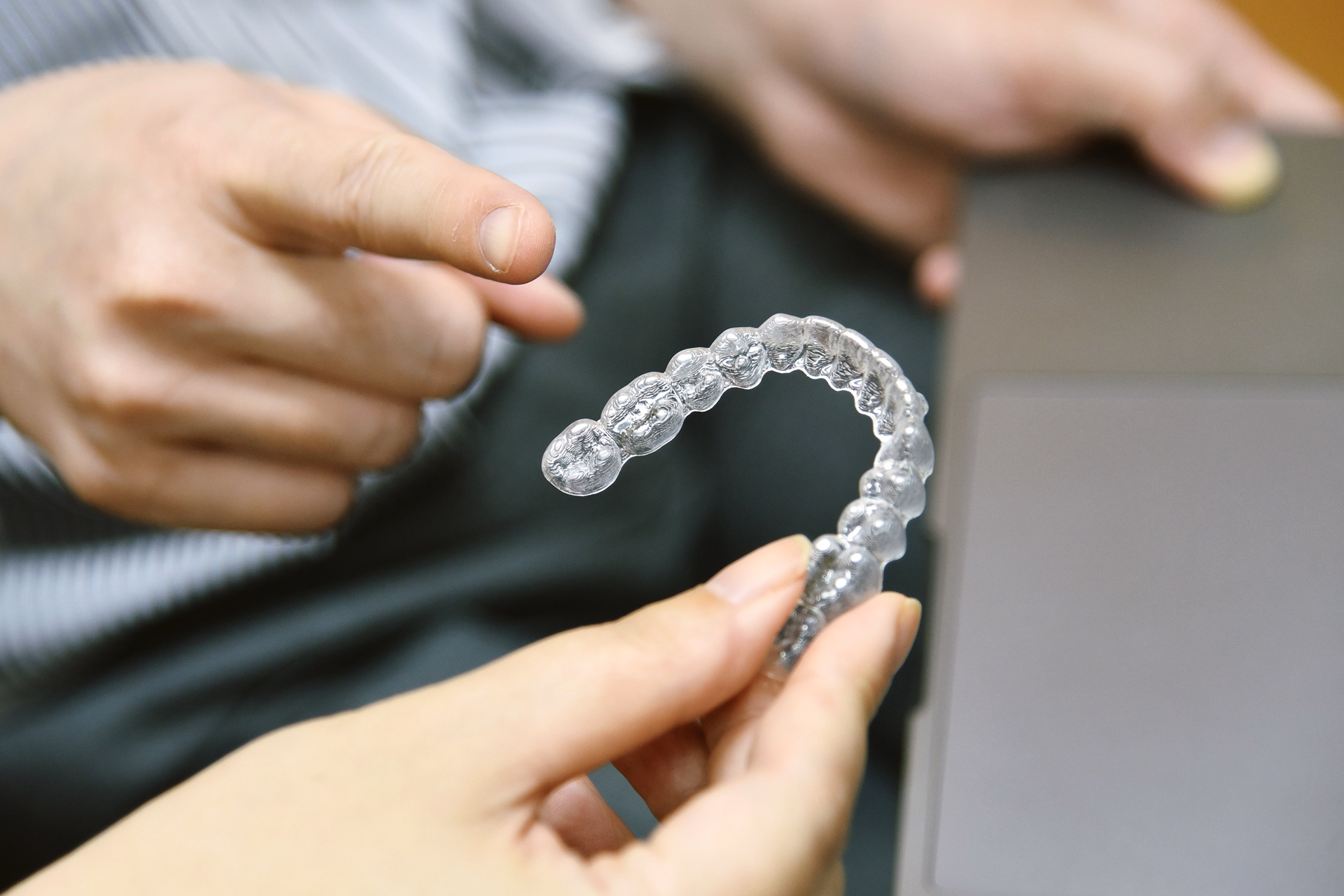 inivisalign-braces-or-aligner-2024-12-02-10-33-20-utc